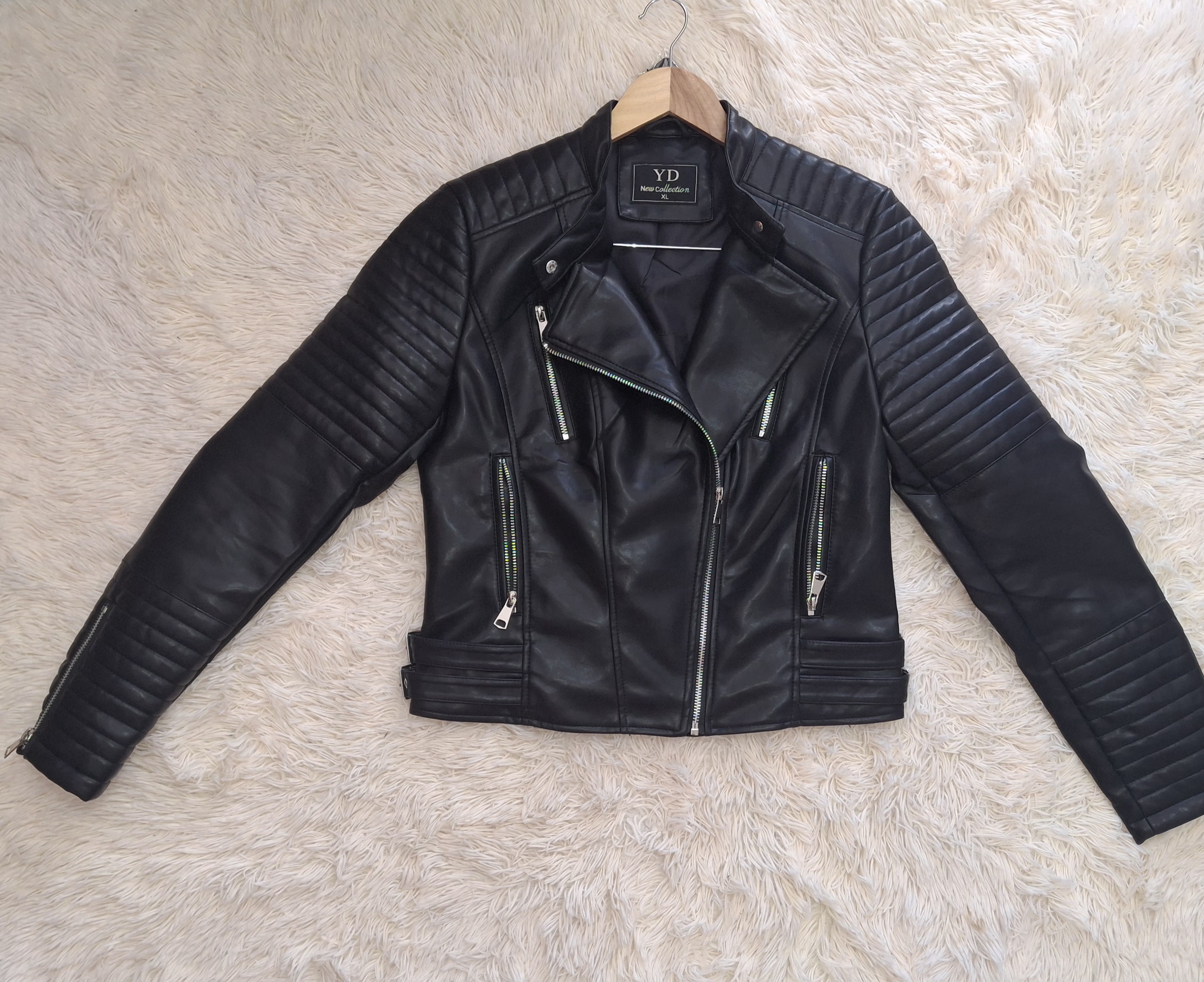 Campera símil cuero 